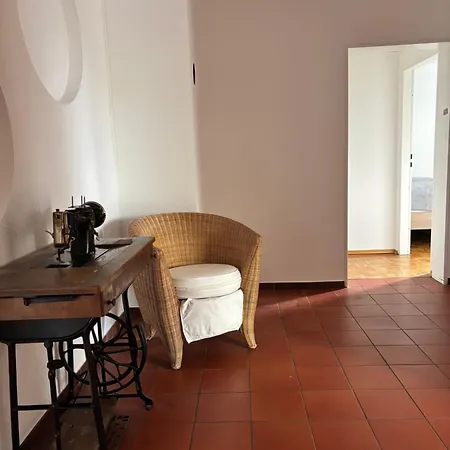 Am Stadtrand In Ruhiger Lage *