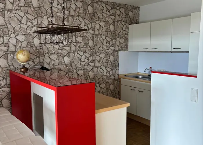 Am Stadtrand In Ruhiger Lage *
